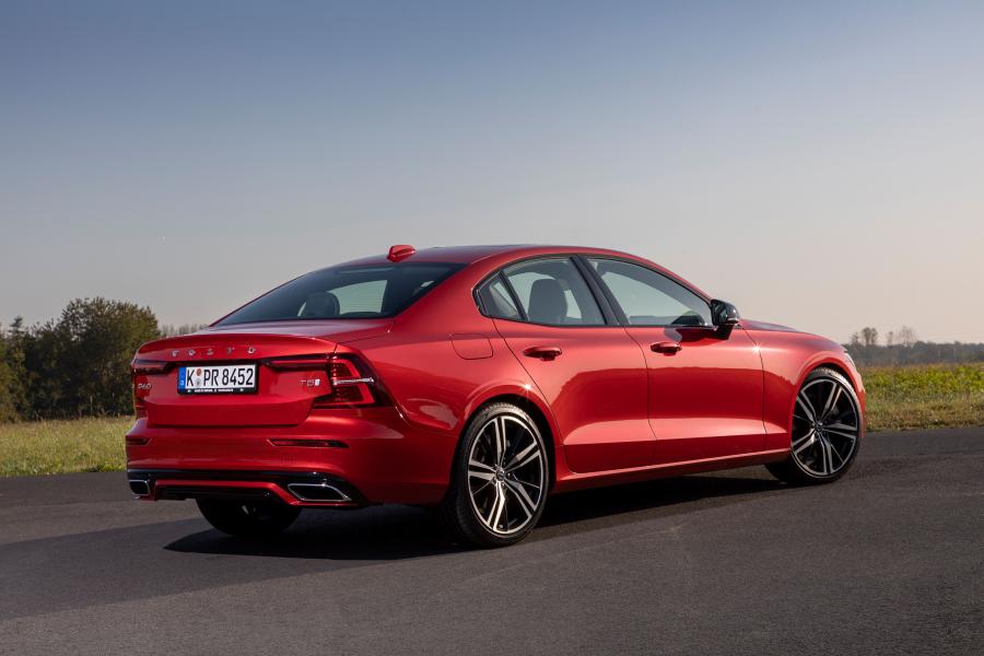  Volvo S60 T5 R-Design 2018 года  (WW) (фото 19 из 24)